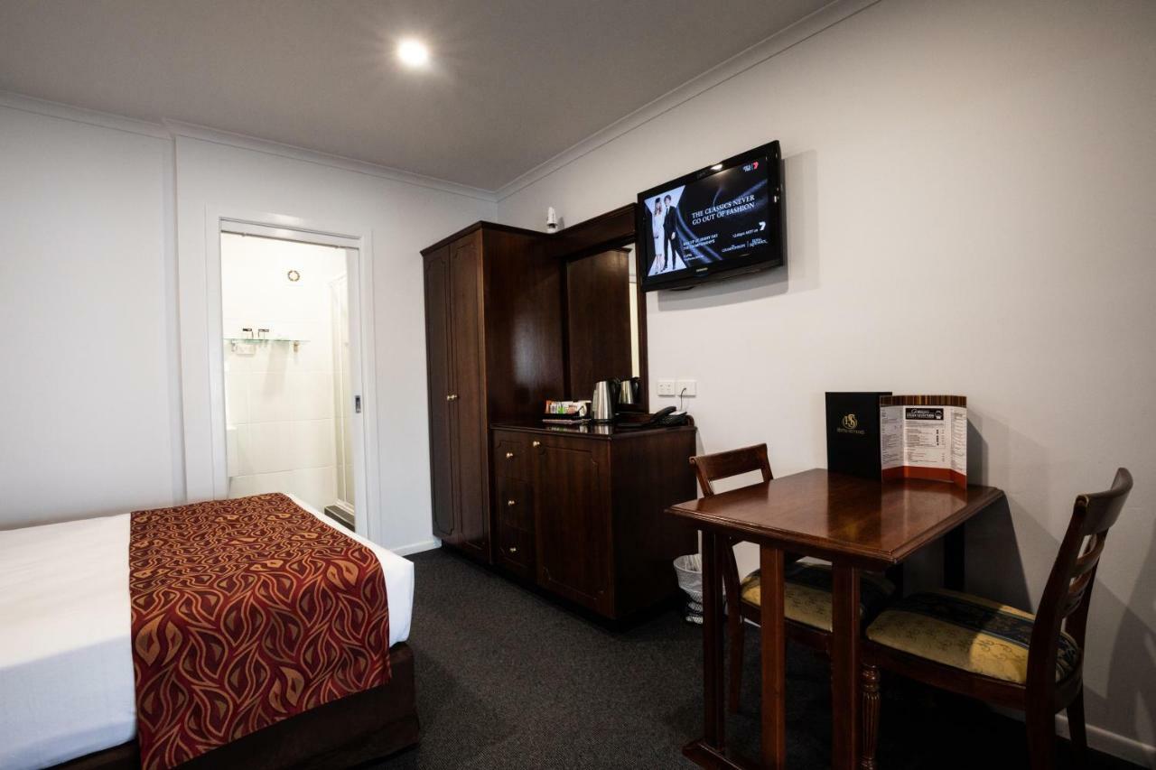 Hotel Settlers Biloela Екстер'єр фото