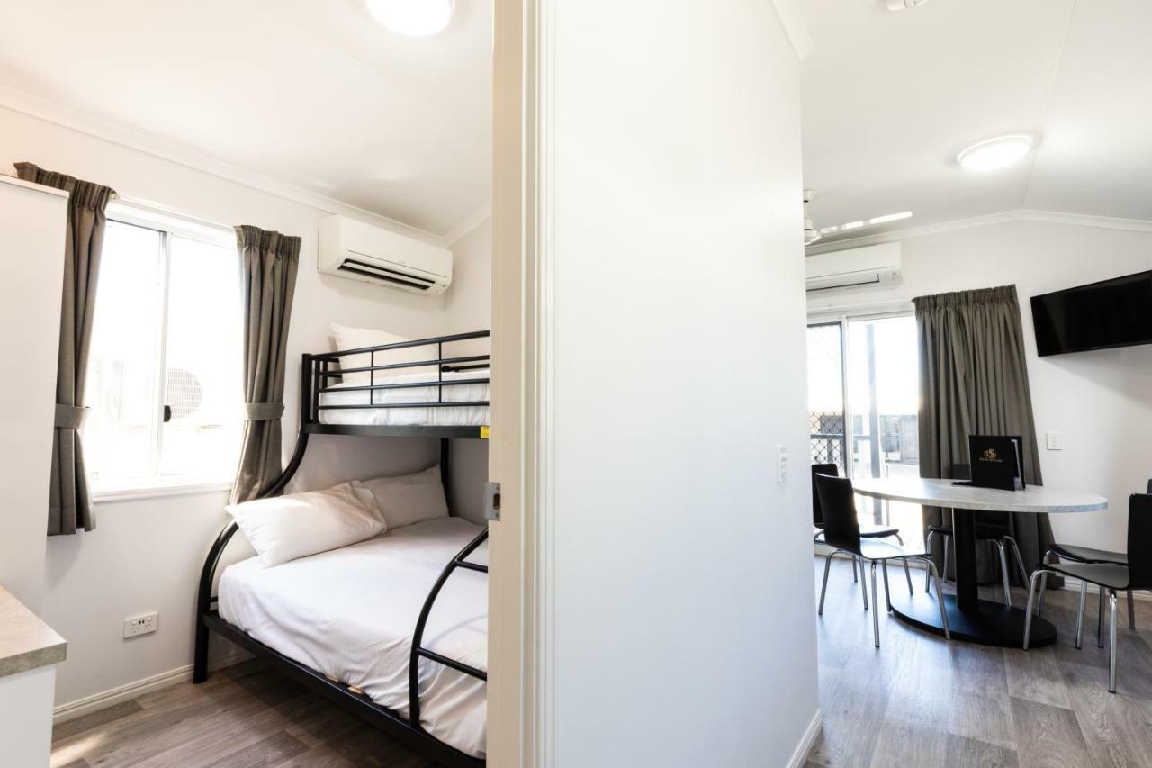 Hotel Settlers Biloela Екстер'єр фото