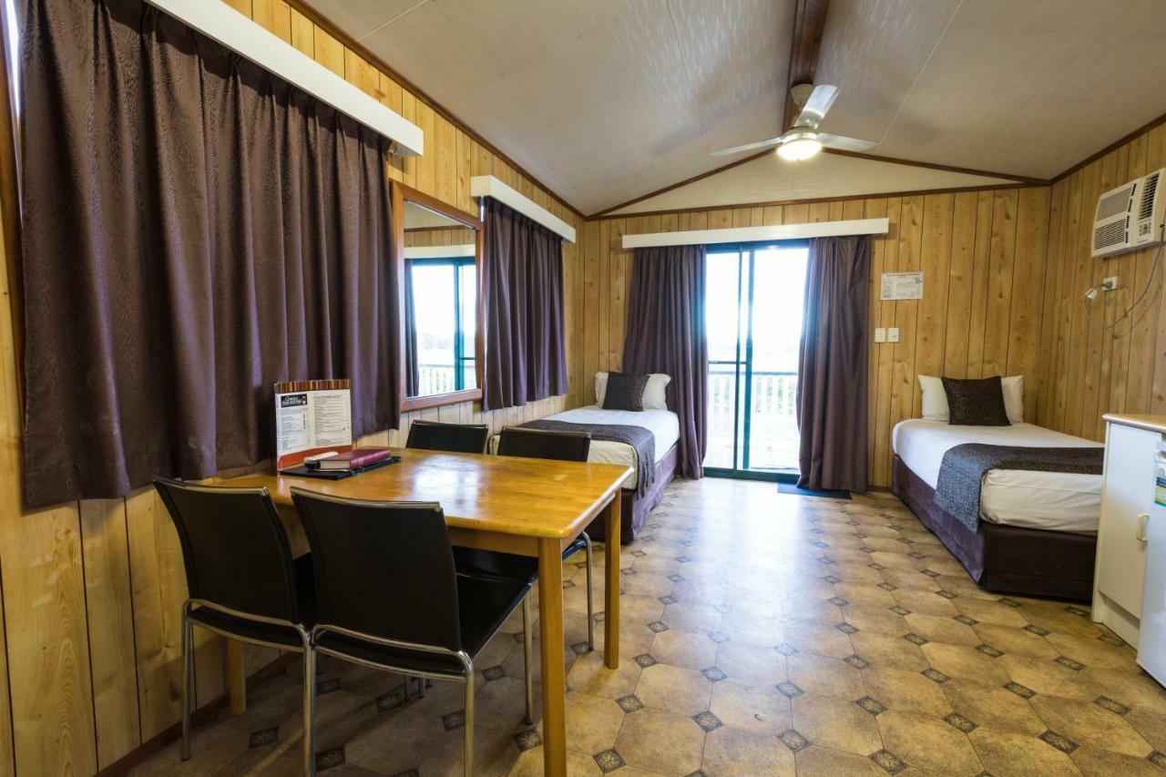 Hotel Settlers Biloela Екстер'єр фото